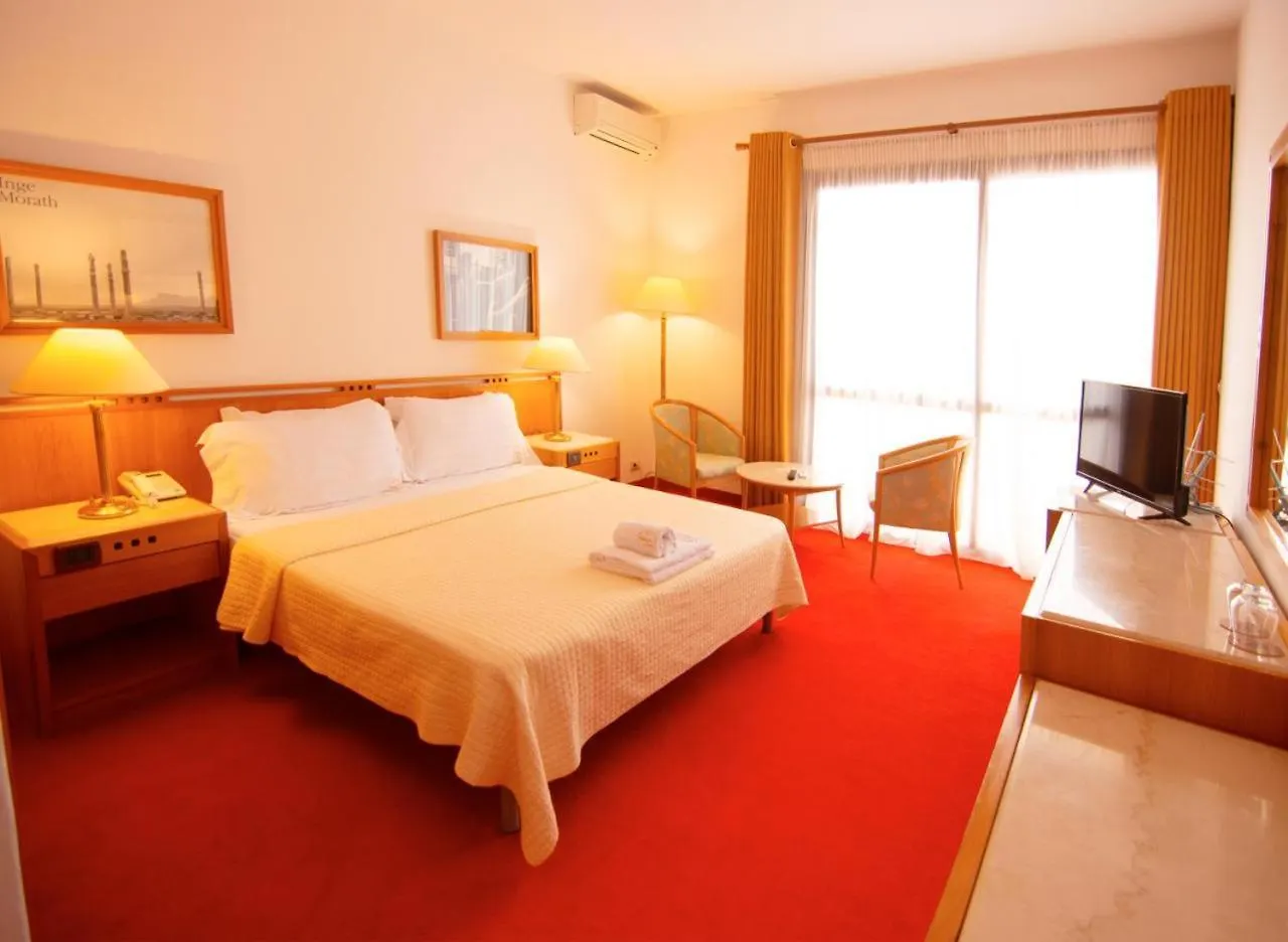 Chateau Linza Resort Tirana 4*, Shkoze